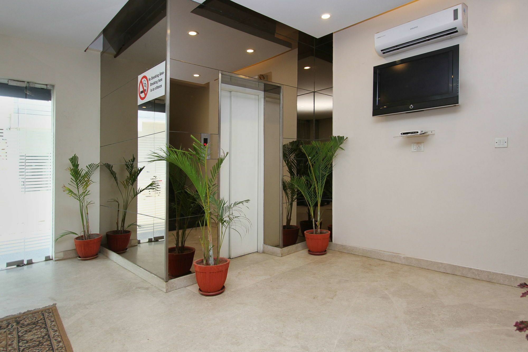 Oyo 7463 Leo Suites Bengaluru Zewnętrze zdjęcie